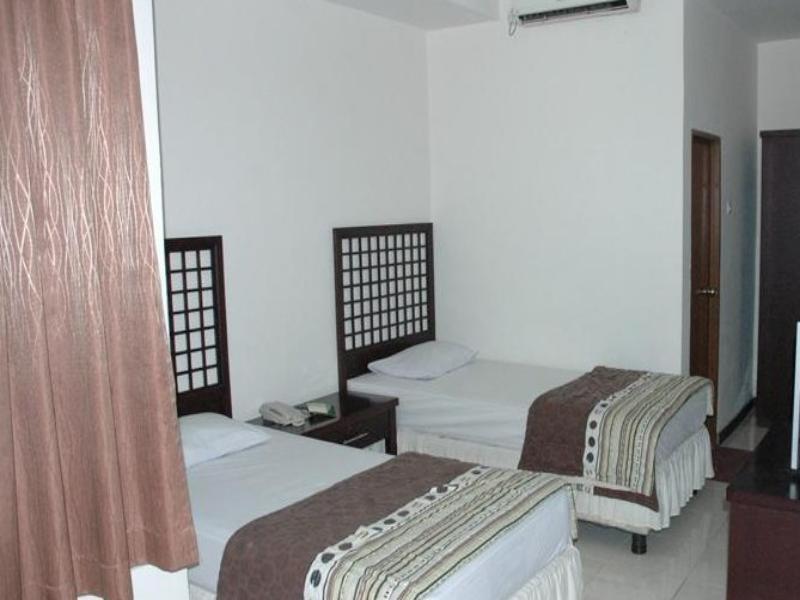 Hotel Bontocinde Makassar Exteriör bild